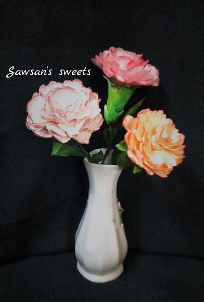 Carnation flowers - Cake by Sawsan's sweets