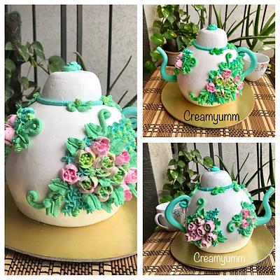 Teapot for a tea party  - Cake by Creamyumm