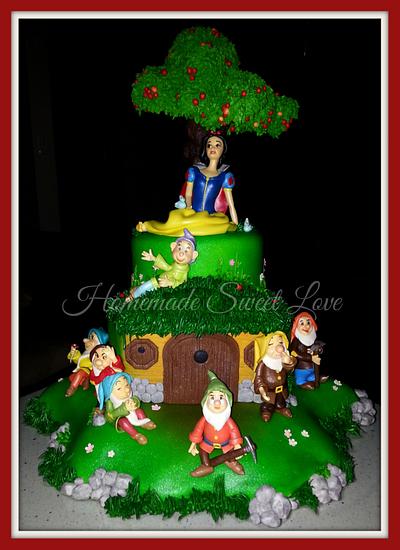 Snow White and the Seven Dwarfs - Cake by  Brenda Lee Rivera 