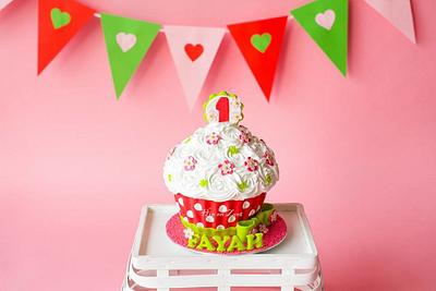 Giant cupcake for a cakesmash - Cake by Bianca