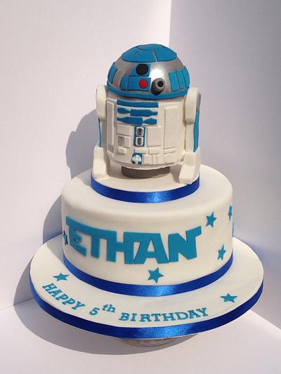 R2D2 - Cake by Suzi Saunders