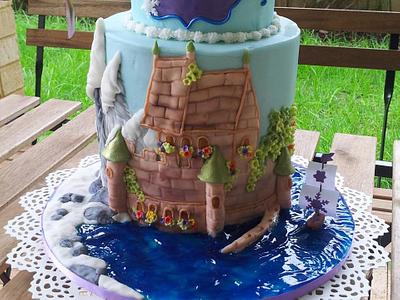 Another Frozen cake - Arendelle kingdom and the princesses...  - Cake by Bistra Dean 