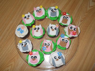 Owl Cupcakes - Cake by Patty Mattison-Stewart