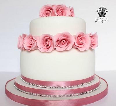 Pink Roses - Cake by Jo's Cupcakes 