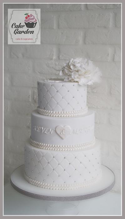 Wedding cake white with a touch of silver - Cake by Cake Garden 