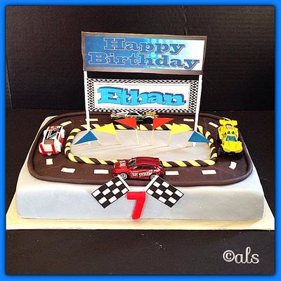 Race car - Cake by ALotofSugar