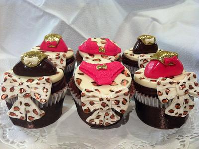 girly cupcakes - Cake by Elli Warren