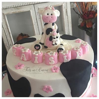 Cow birthday cake - Cake by Edible Sugar Art