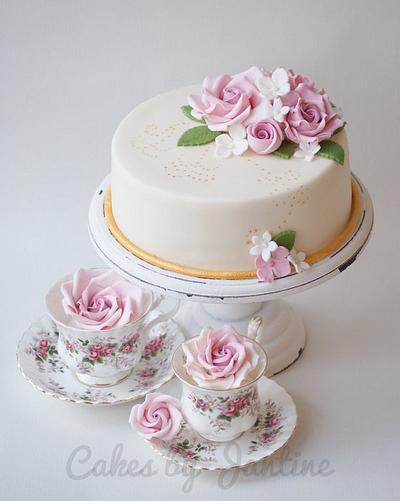 Brocante Roses Cake - Cake by Cakes by Jantine