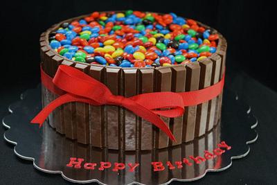 How to Make a Kit Kat Cake - Cake by CakeCreationsCecilia