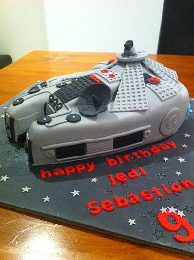 Millenium Falcon - Cake by Madd for Cake