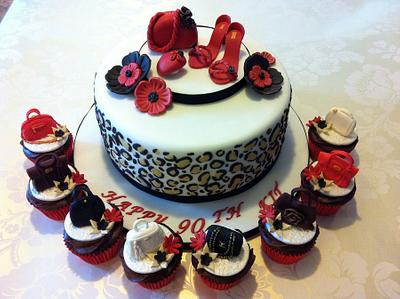 Designer handbags & shoes cake - Cake by Jip's Cakes