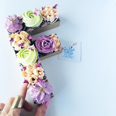 Floral Monogram Cupcakes - Cake by Sophia Mya Cupcakes (Nanvah Nina Michael)