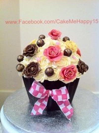 Giant cupcake - Cake by CakeMeHappy15