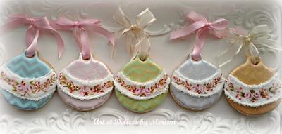 Vintage Blossoms Christmas Baubles Sugar Cookies - Cake by artetdelicesbym