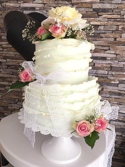 Vintage Weddingcake with roses - Cake by Agnes Linsen