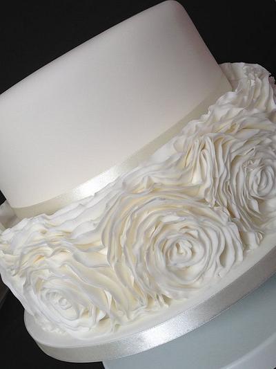 Ruffle flowers wedding cake - Cake by Candy Apple Bakery
