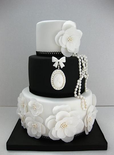 Black and white wedding cake - Cake by Mina Bakalova