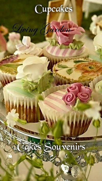  Very vintage cupcakes - Cake by Claudia Smichowski