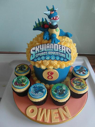 Skylanders Giant Cupcake - Cake by thecakeproject