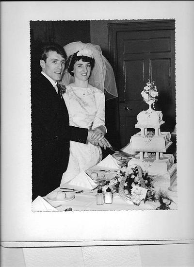 Golden wedding anniversary cake - Cake by Jemlewka's cupcakes 