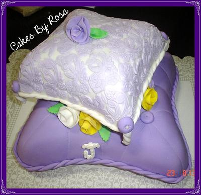 Pillow Cake - Cake by Rosa