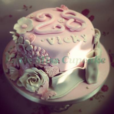 Vintage style pink and cream cake - Cake by Jenna
