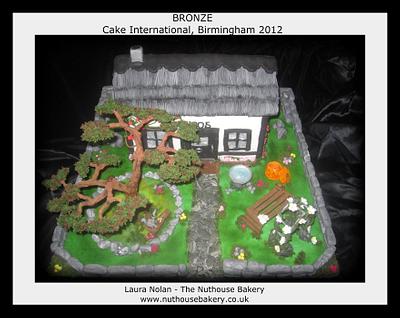 Cottage Scene - Cake by Laura Nolan