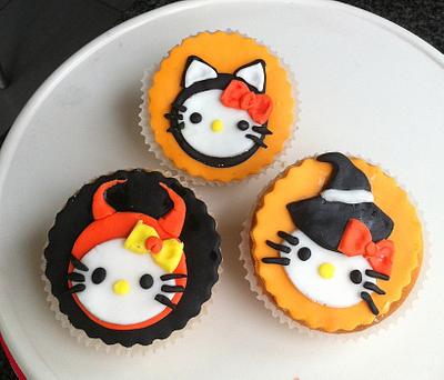 Hello Kitty dressed up for Halloween - Cake by Ritsa Demetriadou