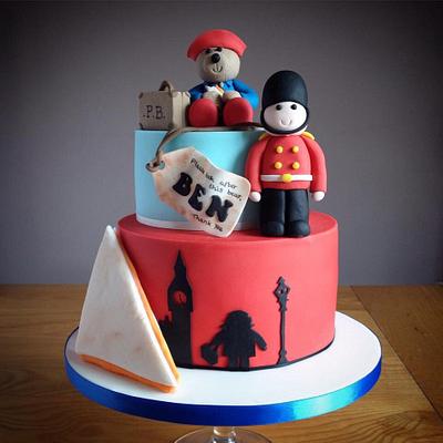 Paddington in London - Cake by Emma Stewart