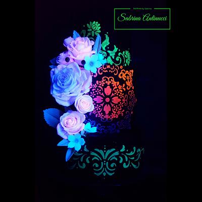 Fluorescent wedding cake - Cake by Sabrina Antinucci