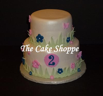 Garden themed cake - Cake by THE CAKE SHOPPE