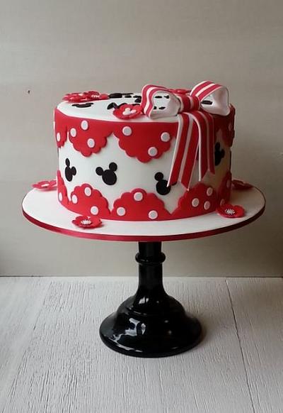 Mickey and Minnie Cake  - Cake by Esther Scott