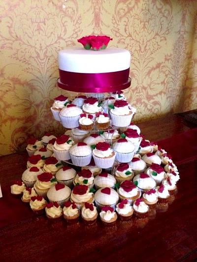 New Years Eve Wedding  - Cake by Swirlytop Cupcakes