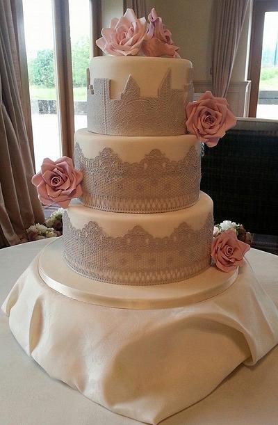 Lace Wedding Cake - Cake by amomentofcakeness
