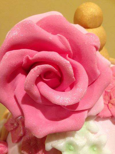 Pretty in pink - Cake by Lorna