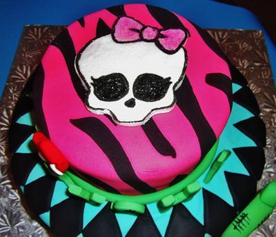 Monster High - Cake by Jaimie Pereira