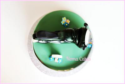 Tarta moto Kawasaki - Kawasaki Motorcicle Cake - Cake by Sílvia Romero (Noma Cakes)
