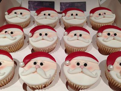 Santa Cupcakes - Cake by Cakexstacy
