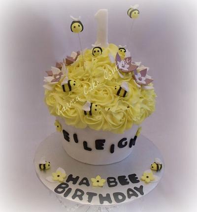 Bumble Bees, Bumble Bees - Cake by Terri