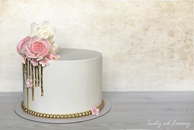 Small wedding cake - Cake by Lorna