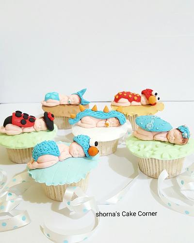 Baby shower cake with cupcakes  - Cake by Shorna's Cake Corner
