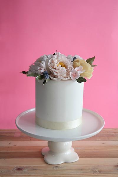 SUGAR FLOWERS - Cake by Jackie Florendo