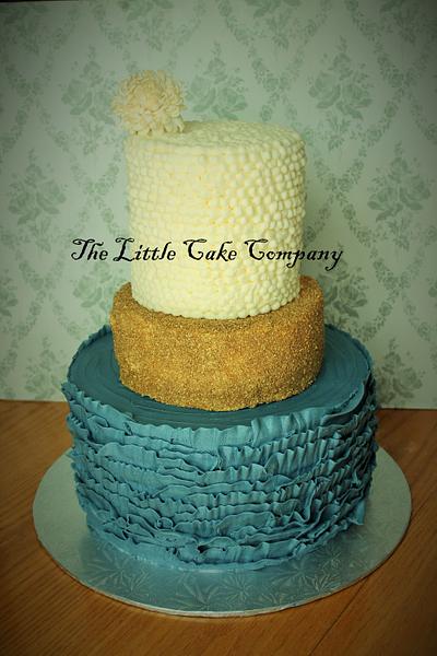 the adventures in buttercream continue.... - Cake by The Little Cake Company