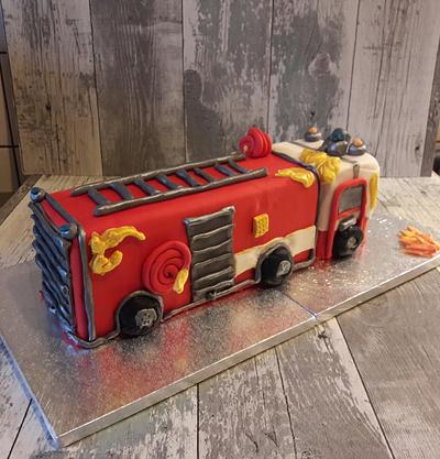 Fire brigade truck - Cake by Pien Punt