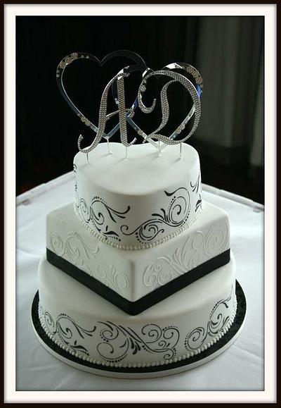 Black and White - Cake by Rachel