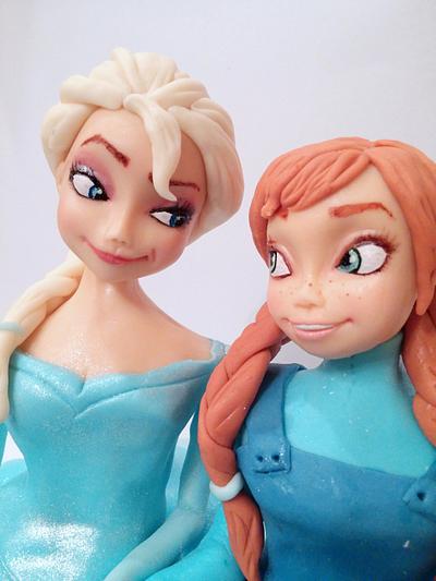 Frozen Elsa and Anna - Cake by Ewa Drzewicka