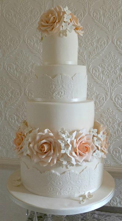 Roses & hydrangea wedding cake - Cake by Paula