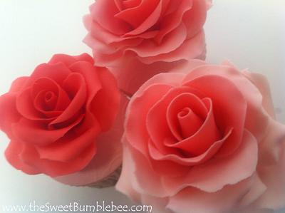 Cupcakes topped with hand-made Sugar Roses - Cake by TheSweetBumblebee