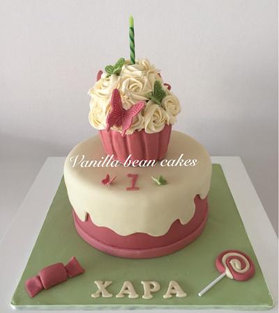 Vantage cupcake cake - Cake by Vanilla bean cakes Cyprus